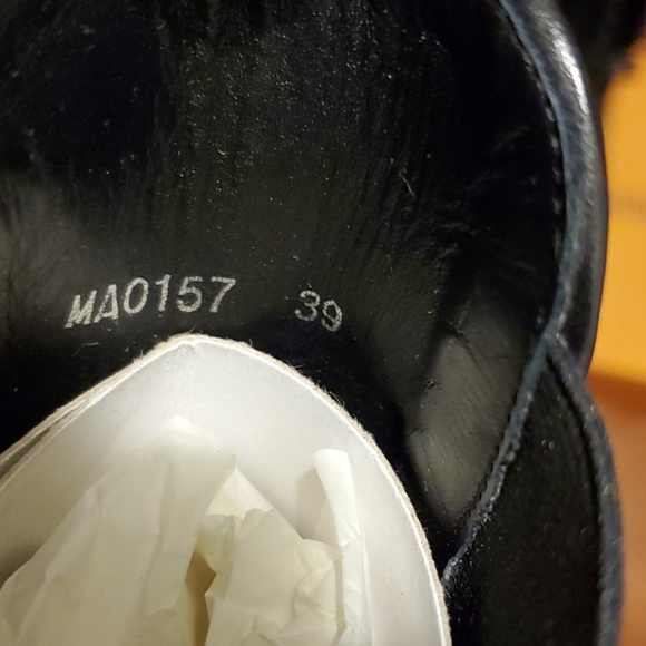 Louie Vuitton. FLASH - Picture 5 of 6